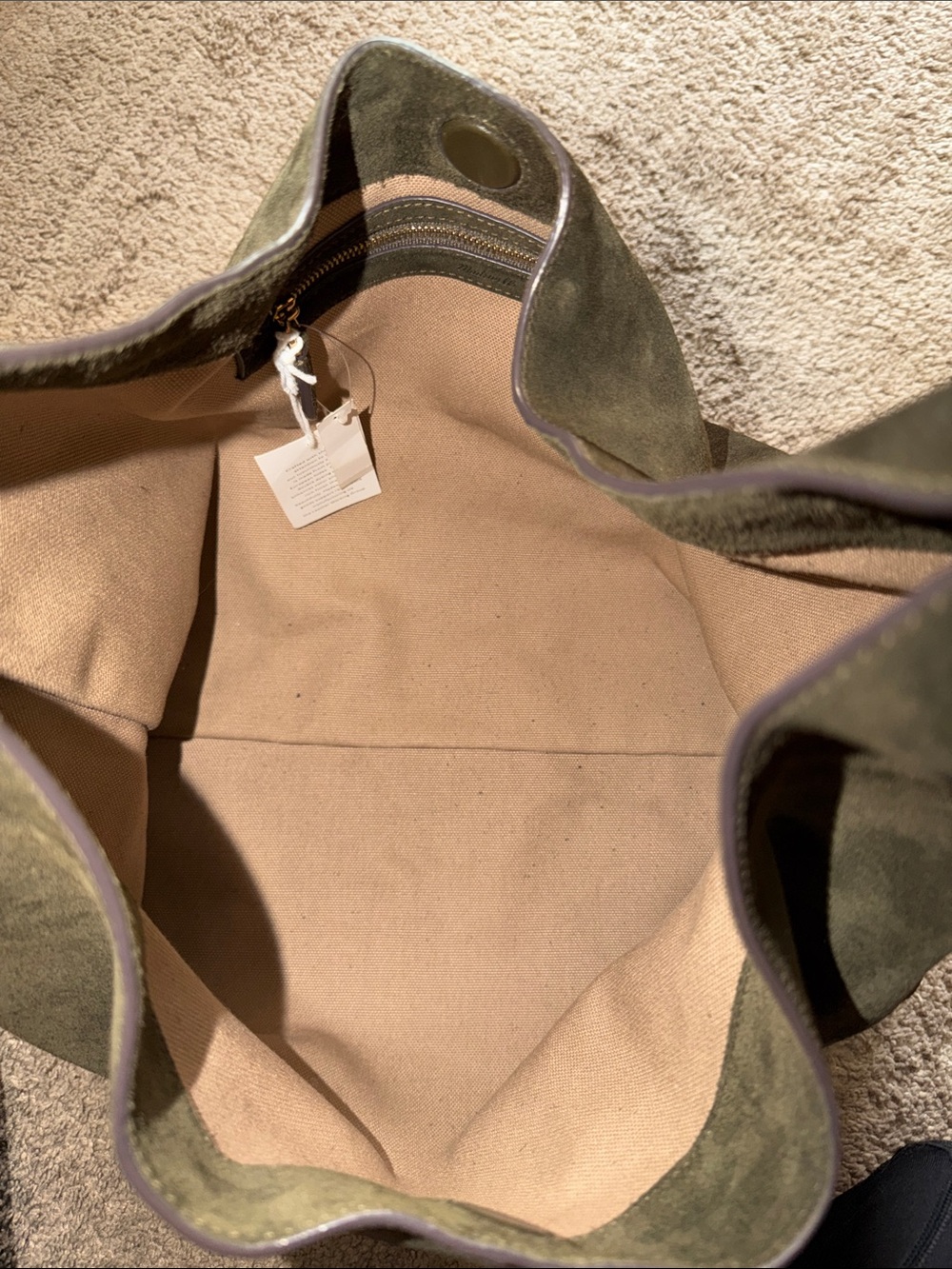 Madewell The Mylie Large Shoulder Bag in Italian Suede - Picture 6 of 7
